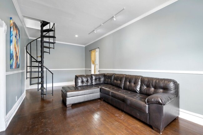 Building Photo - Beautiful Home in Amazing Salt Lake Location!
