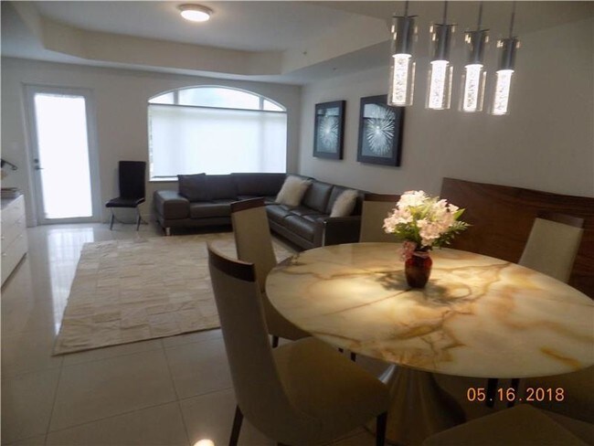Foto del edificio - 18419 NE 27th Ct