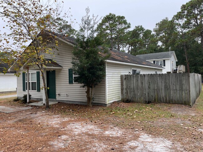 Building Photo - Masonboro Loop Rd | 3 Bedroom, 2 Bath