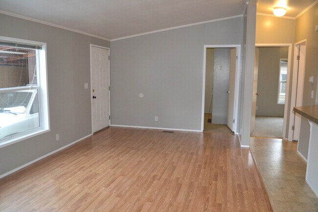 Foto del edificio - Open House 12/12 From 12-2pm! Beautiful Ho...