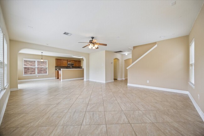 Building Photo - 10108 Hidden Creek Falls Ln
