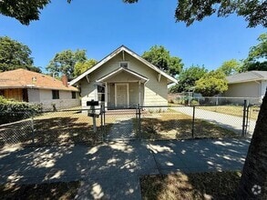 Building Photo - 2133 E Marsh St