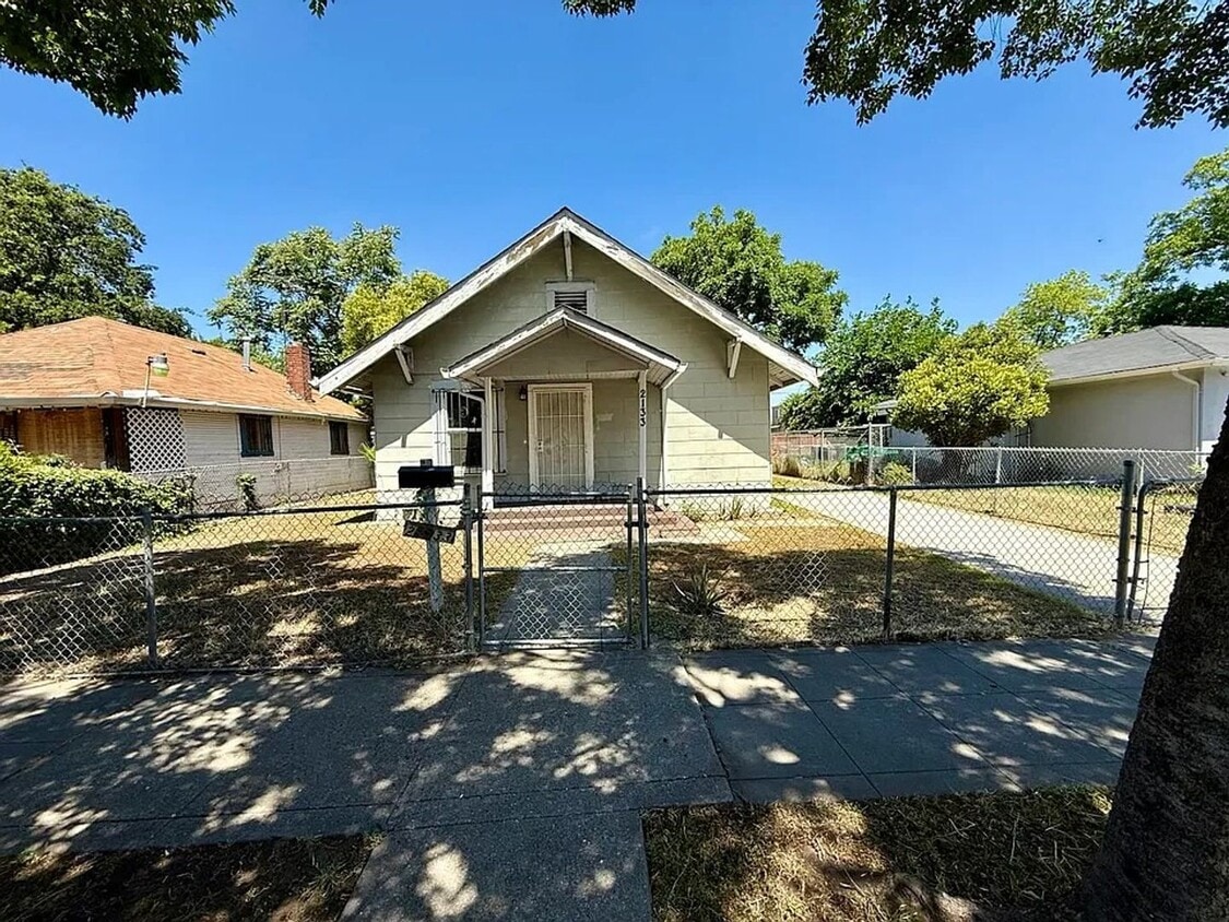 Primary Photo - Wow! Bright and cheery big two-bedroom home