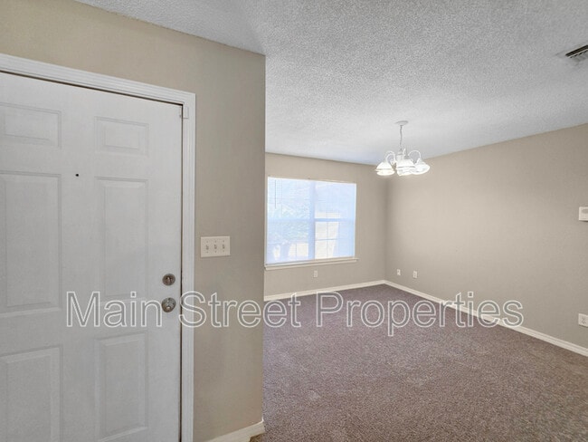 Building Photo - 1638 Dee's Rd
