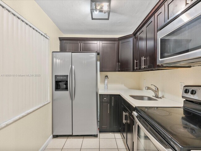 Foto del edificio - 13241 NE 3rd Ct
