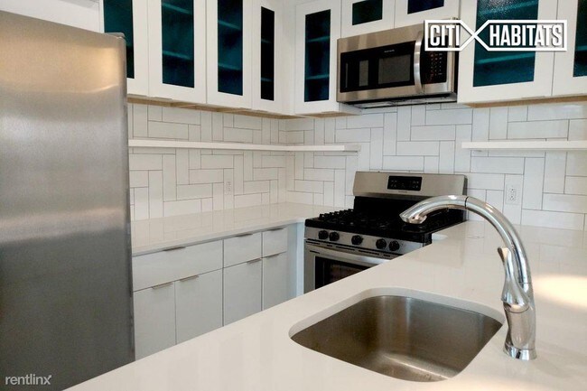 Building Photo - 2 br, 1 bath  - 142 Beach 96th St