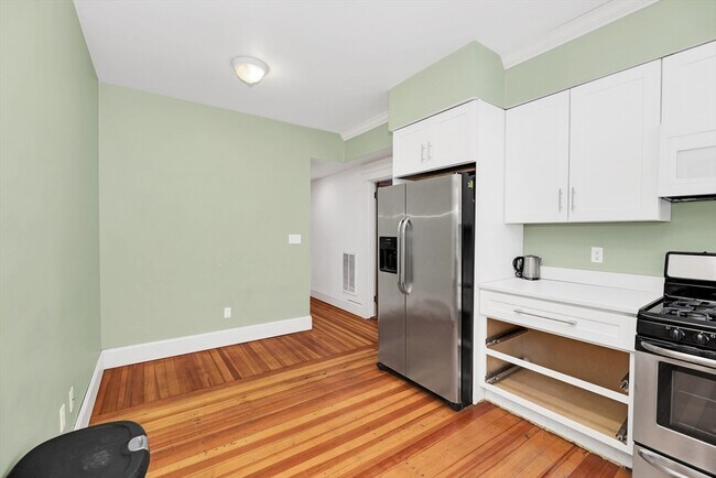 Building Photo - 79 Perkins St