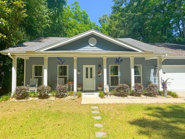 Photo - 360 Heidels Way House