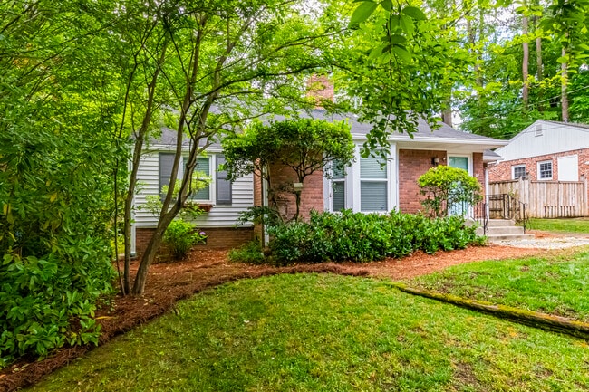 Photo - 2291 Strathmore Dr NE House