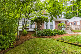 Building Photo - 2291 Strathmore Dr NE