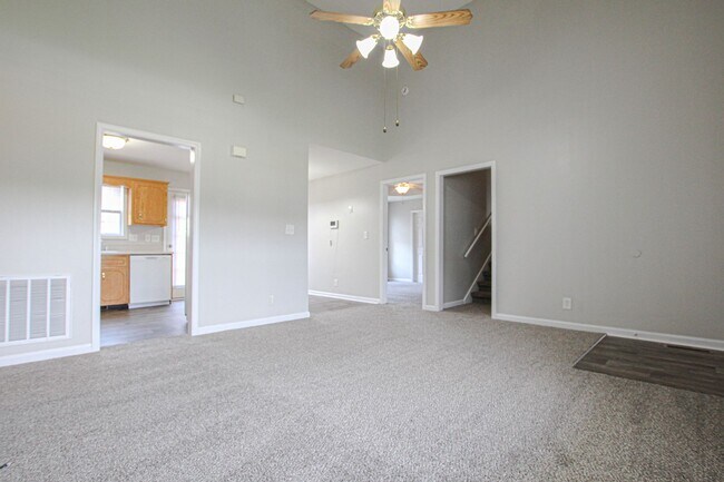 Foto del edificio - Three Bedroom with Bonus!