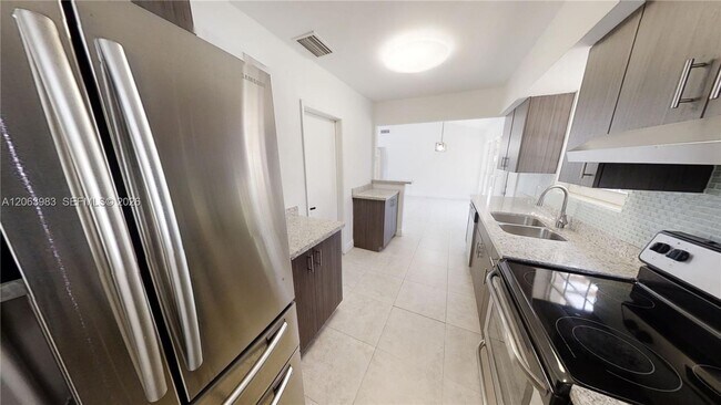 Foto del edificio - 490 NW 90th St