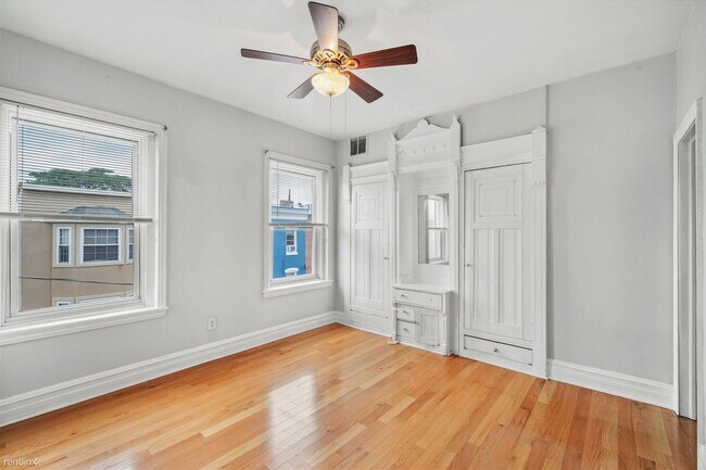 Foto del edificio - 6 br, 2 bath House - 1730 Monument St Unit 2