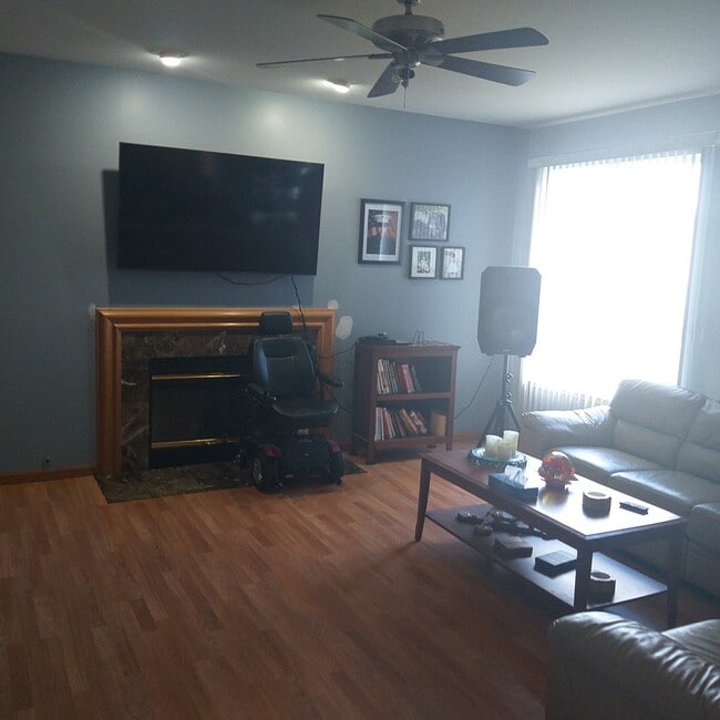 Building Photo - 277 W Biros Ln