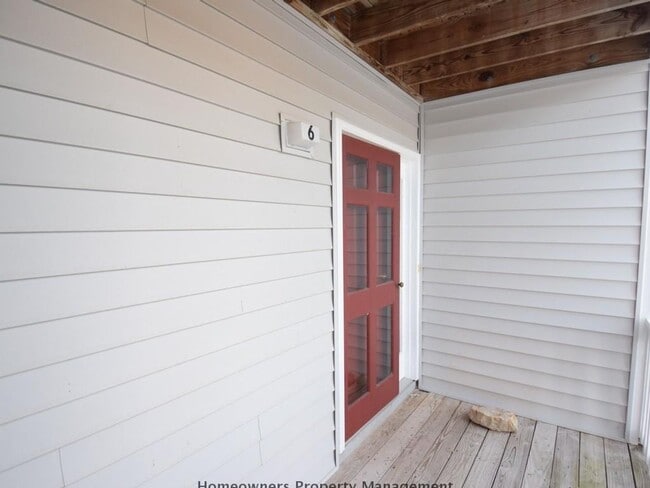Building Photo - The Crossings at Morganton - 2 weeks free ...