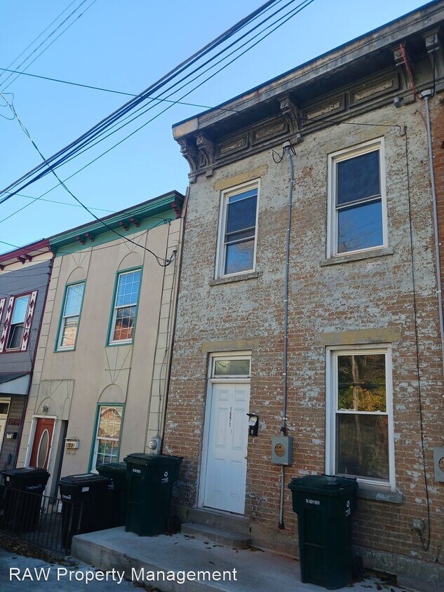 Primary Photo - 3 br, 1 bath House - 1571 Tremont Street U...