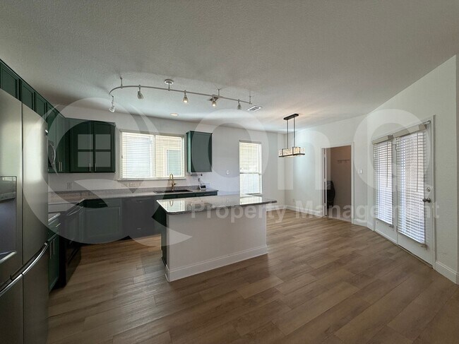 Foto del edificio - 1041 Holly Anne Ln