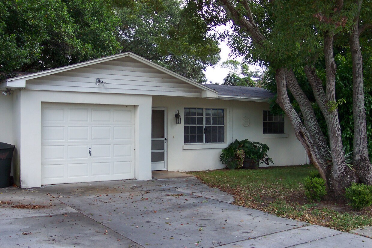 Foto principal - 180 2nd St SW
