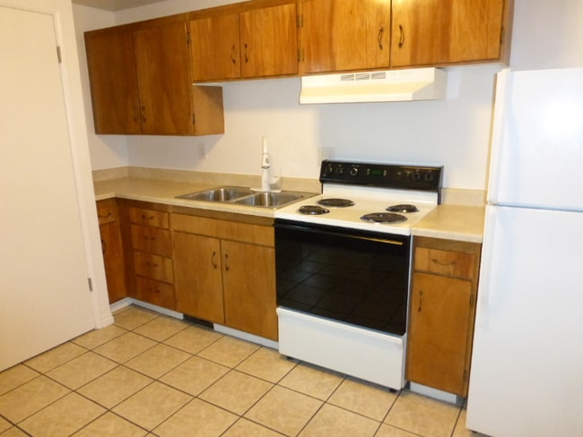 Building Photo - 2105 E 3300 S