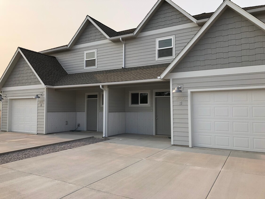 Primary Photo - Harve Ave - Duplex