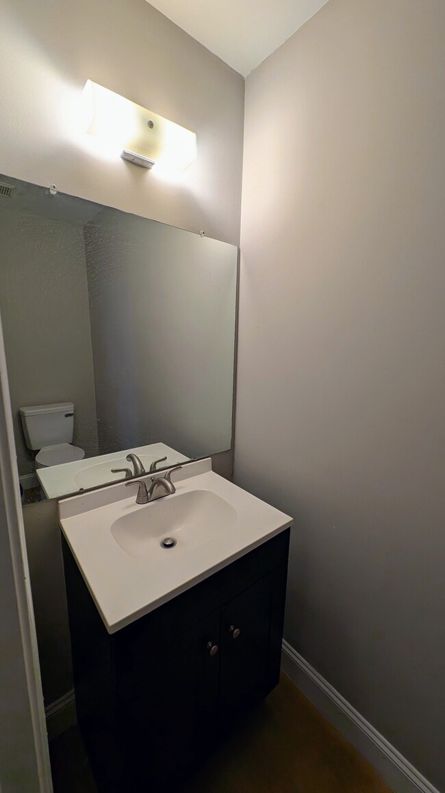 Building Photo - 1070 Millcreek Rd