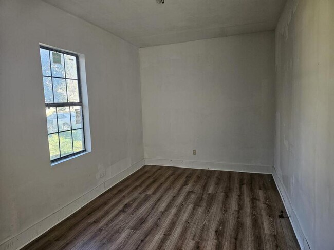 Foto del edificio - 423 Inez St