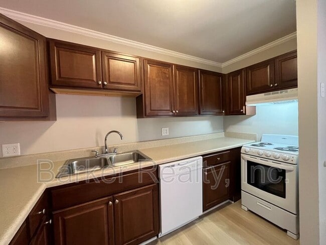 Building Photo - 4608 Brockton Dr