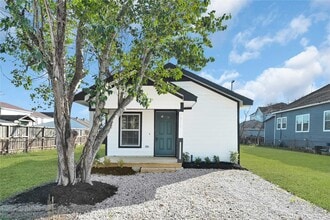 Building Photo - 7814 Avenue F