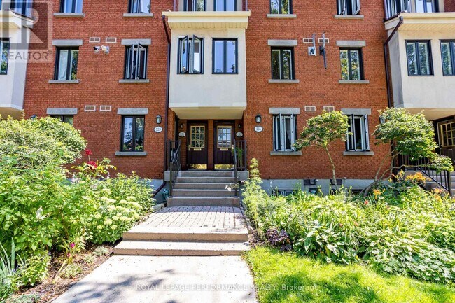 Photo du bâtiment - 233 Mart Cir