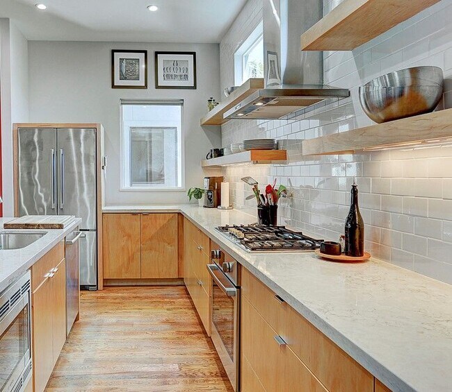 Foto del edificio - 3 Bedroom Townhome in Montrose