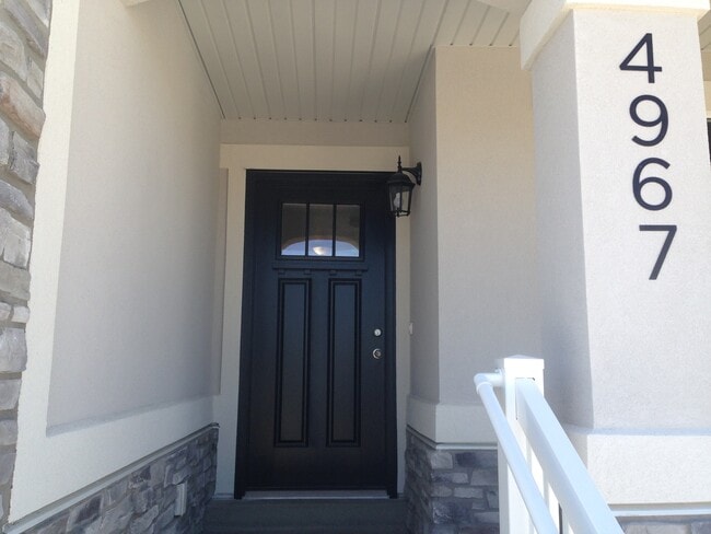 Building Photo - Gorgeous Herriman Home w attached 2 car