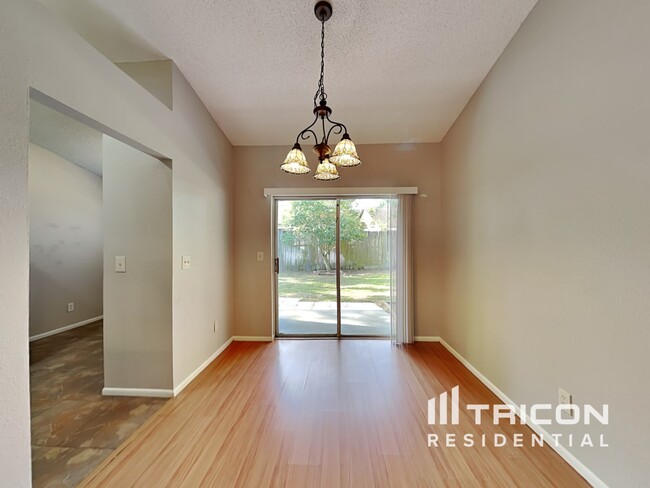 Building Photo - 4613 S Country Hills Ct
