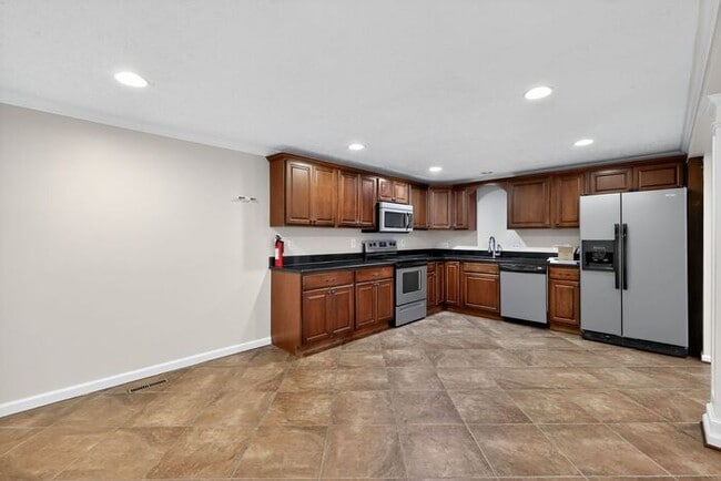 Building Photo - 2225 Pinefield Way