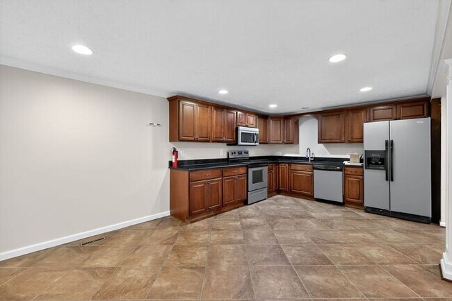 Foto del edificio - 2225 Pinefield Way