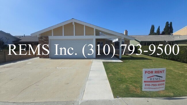 Fully Remodeled Single Family Home with Garage and Private Yard - Fully Remodeled Single Family Home with Garage and Private Yard