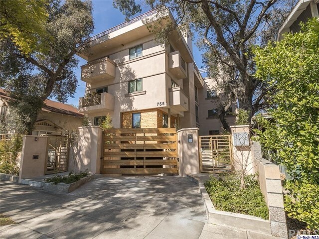 Primary Photo - 755 E Del Mar Blvd
