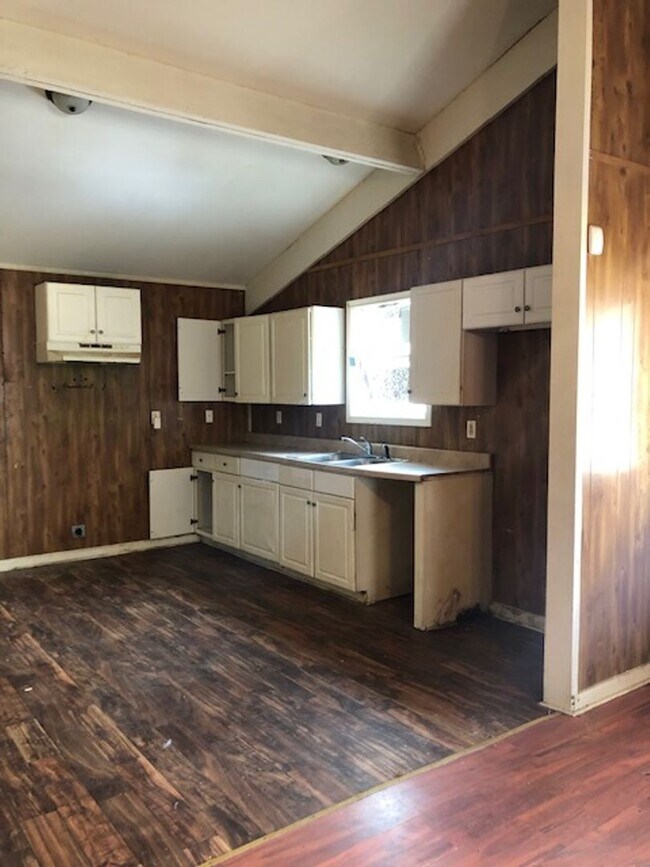 Building Photo - Three Bedroom Rental Home in Lafayette!