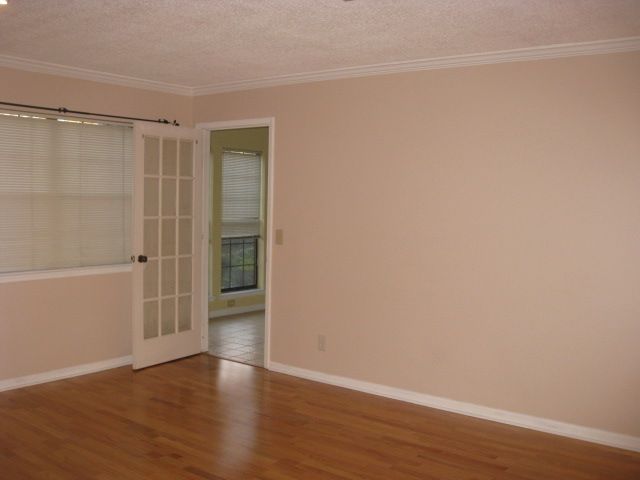Foto del edificio - 608 Barrington Hills Dr