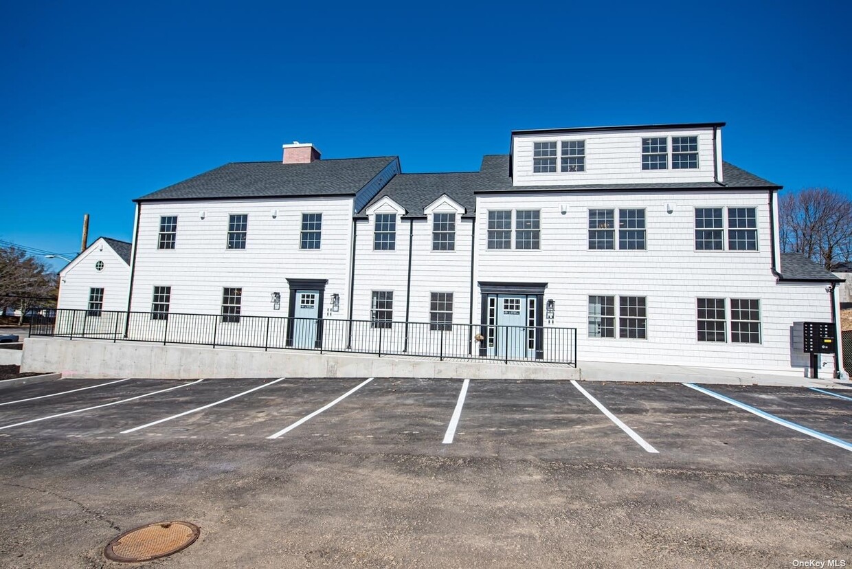 Primary Photo - 1090 New York Ave