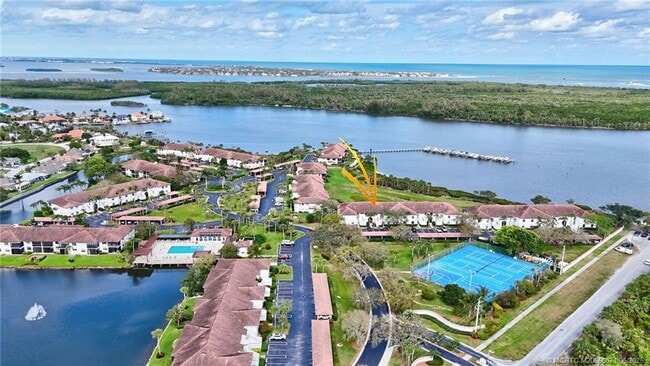 Foto del edificio - 6062 SE Landing Way