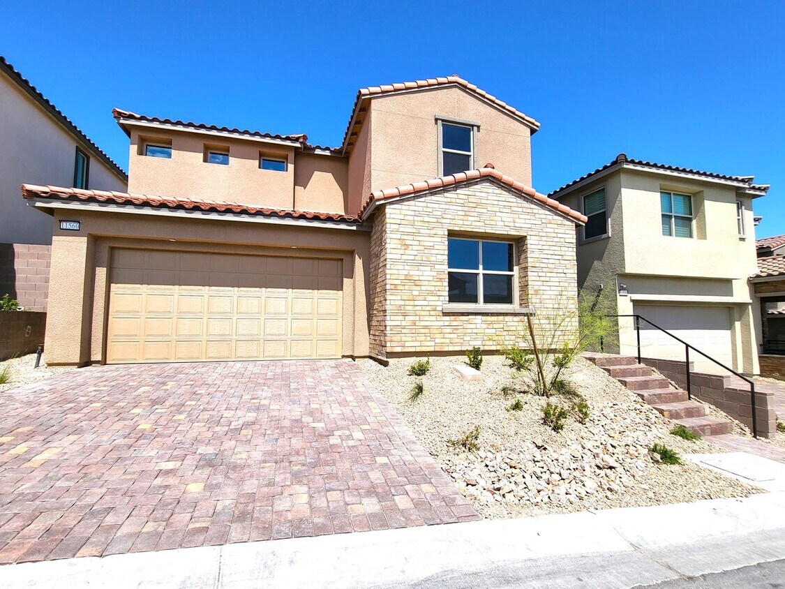 Foto principal - Summerlin Brand New Home Never Lived in! I...