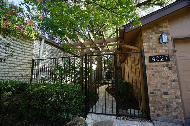 Foto del edificio - 4027 Tealwood Trail