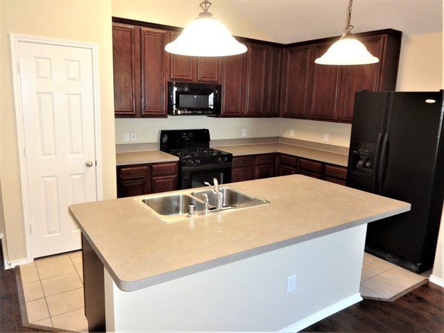 Foto del edificio - 406 Fireberry Dr