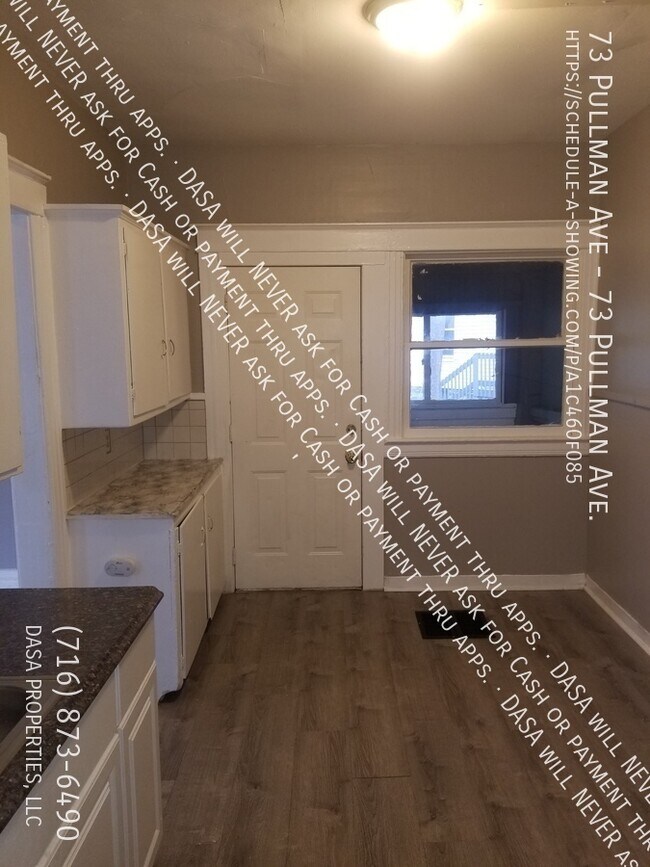 Building Photo - 73-75 Pullman (73) - 3 Bed / 1 Bath