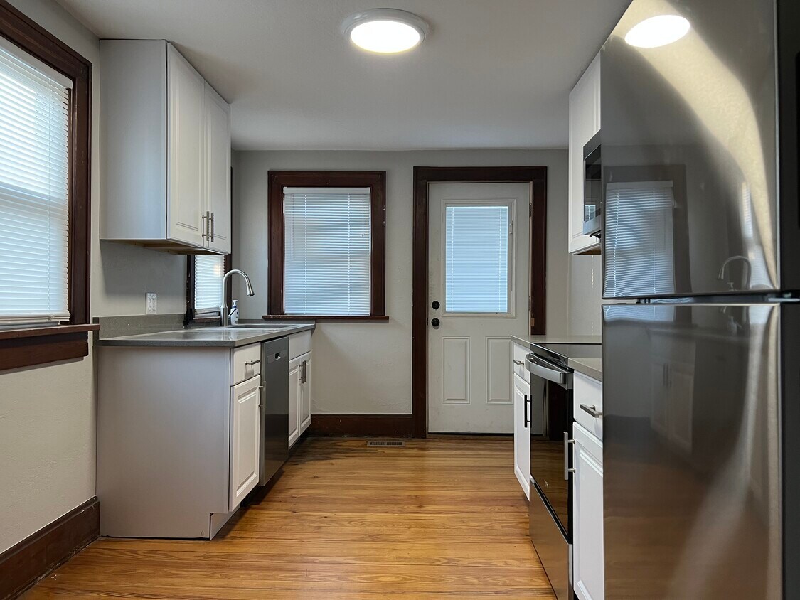 108 W Columbus St, Pickerington, OH 43147 Townhome Rentals in