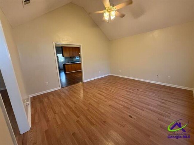 Building Photo - 213 Strawbridge Ln