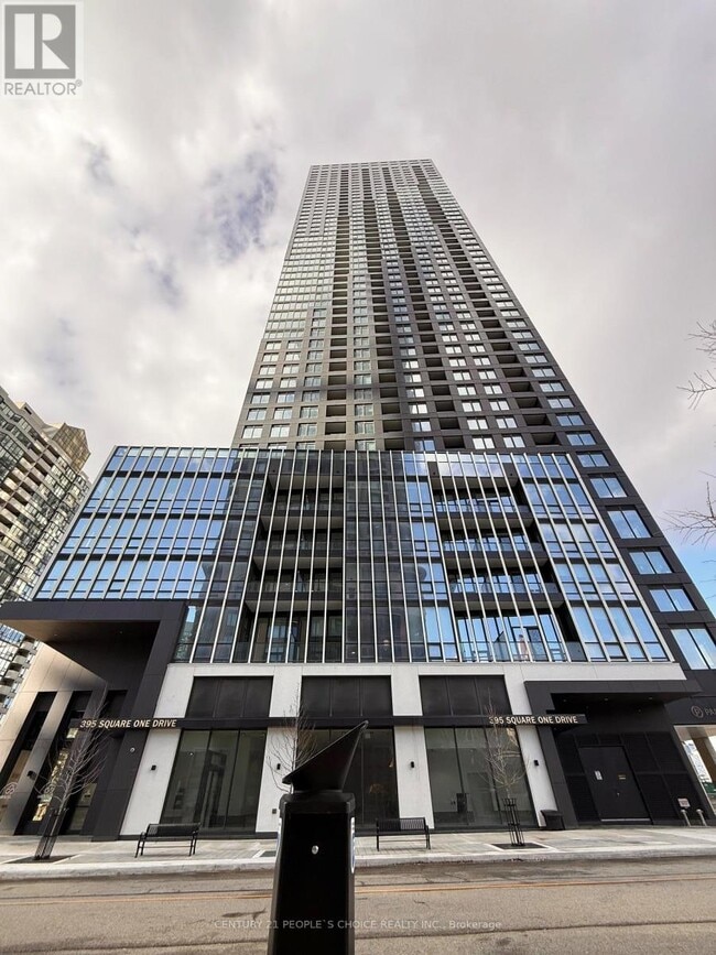 Photo du bâtiment - 395 Square One Dr