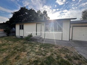 Building Photo - 10953 N Skylark Ln