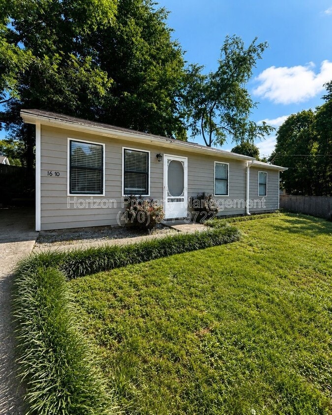 Photo - 1670 Lakeside Trail