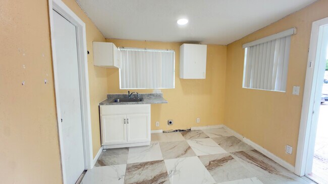 Foto del edificio - 2220 NW 23rd Ln